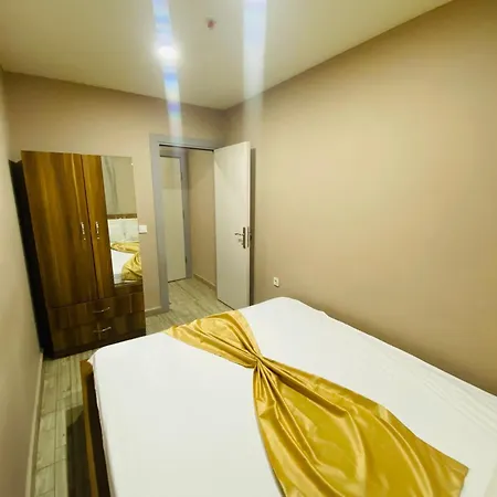 Ξενοδοχείο με διαμερίσματα Palvan House 3*
